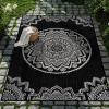 Medallion - Black / White